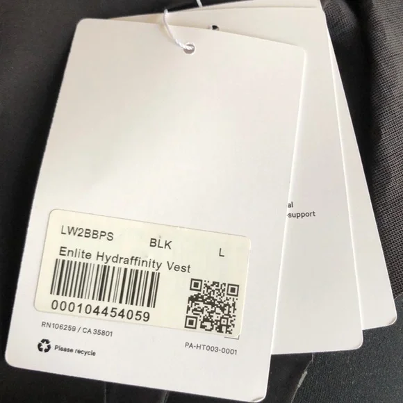 lululemon (L) Enlite Hydraffinity Vest - Picture 2 of 15